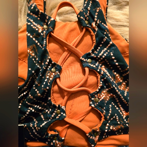 Dolce Vita  High Neck Swim Top Lace Up Back Size M New - Picture 3 of 4